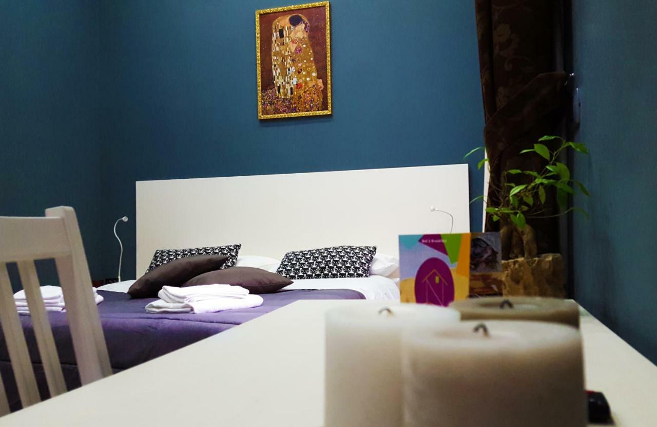 Holiday Naples Art Rooms ภายนอก รูปภาพ